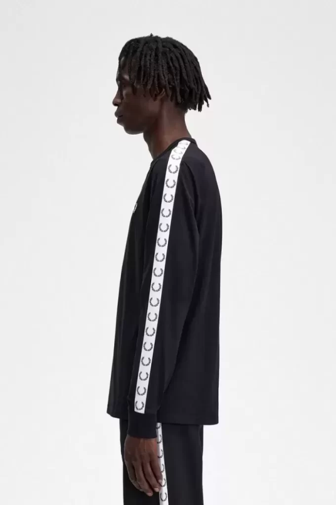 Tricou bărbătesc cu mânecă lungă și bandă adezivă Tricou bărbătesc cu mânecă lungă și bandă adezivă