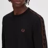 Tricou bărbătesc cu mânecă lungă și bandă adezivă Tricou bărbătesc cu mânecă lungă și bandă adezivă