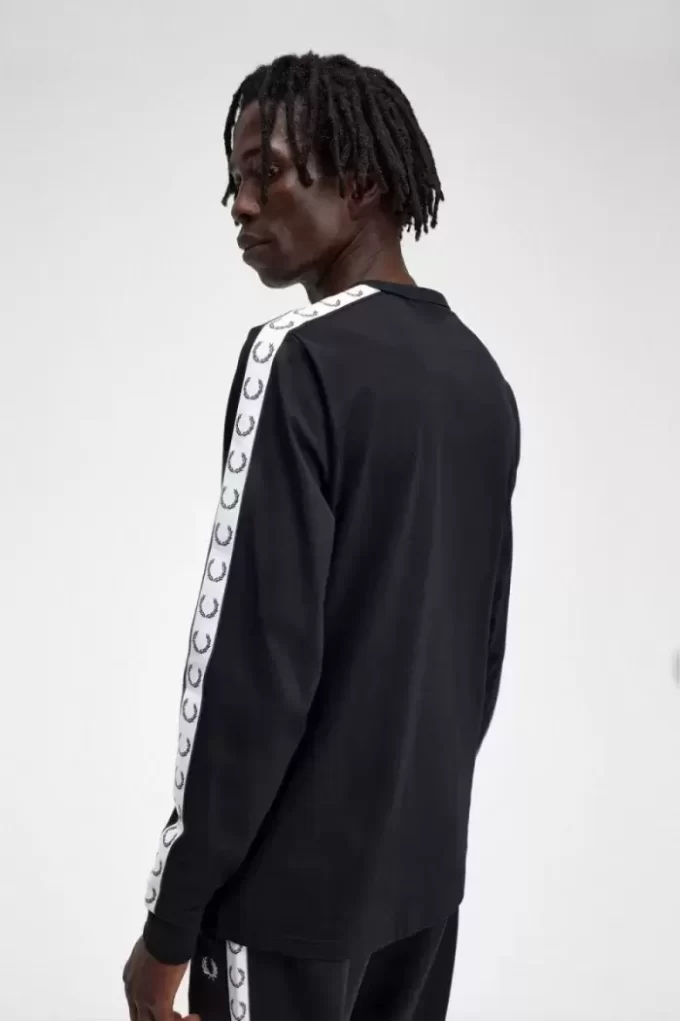 Tricou bărbătesc cu mânecă lungă și bandă adezivă Tricou bărbătesc cu mânecă lungă și bandă adezivă