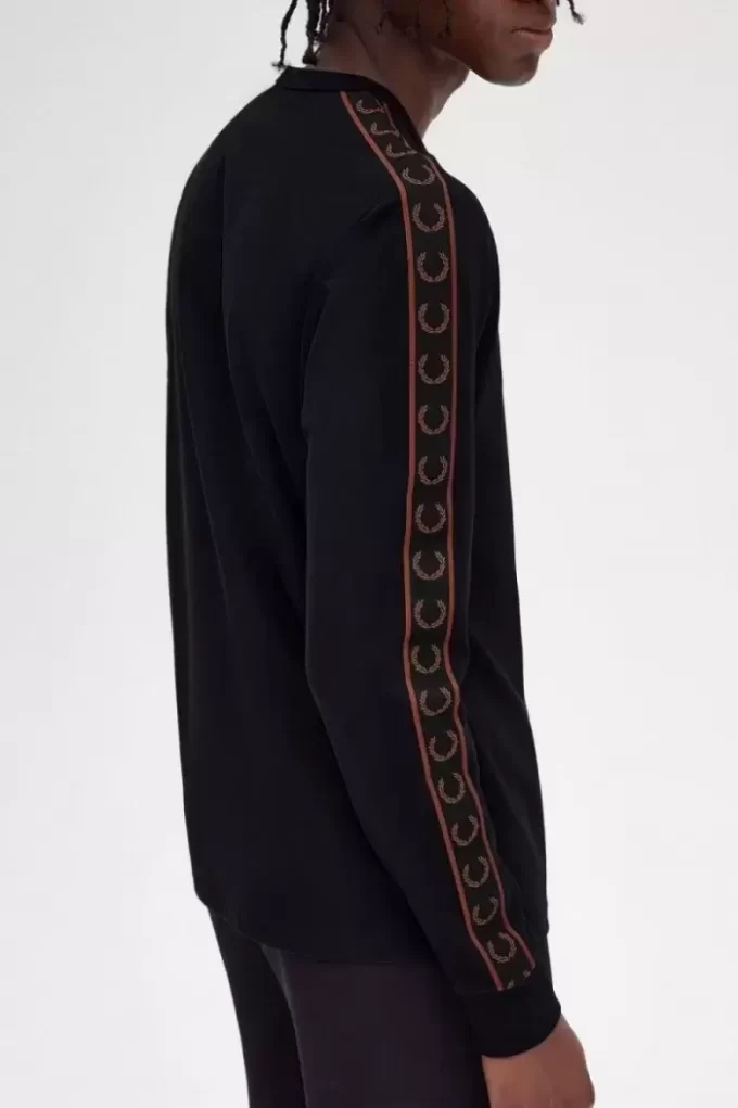 Tricou bărbătesc cu mânecă lungă și bandă adezivă Tricou bărbătesc cu mânecă lungă și bandă adezivă