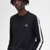 Tricou bărbătesc cu mânecă lungă și bandă adezivă Tricou bărbătesc cu mânecă lungă și bandă adezivă