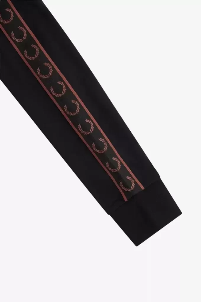 Tricou bărbătesc cu mânecă lungă și bandă adezivă Tricou bărbătesc cu mânecă lungă și bandă adezivă