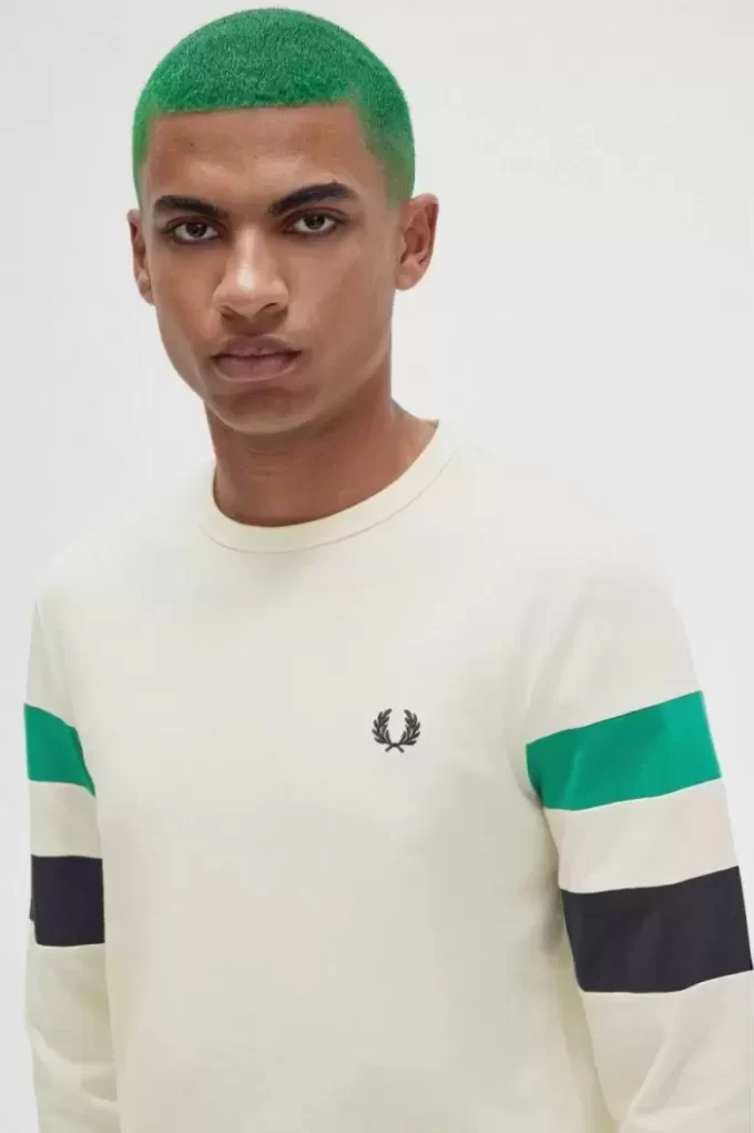Tricou bărbătesc cu mânecă lungă și panouri Tricou bărbătesc cu mânecă lungă și panouri