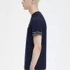 Tricou bărbătesc din piqué cu vârfuri îndrăznețe Tricou bărbătesc din piqué cu vârfuri îndrăznețe