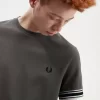Tricou bărbătesc din piqué cu vârfuri îndrăznețe Tricou bărbătesc din piqué cu vârfuri îndrăznețe