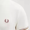 Tricou bărbătesc din piqué cu vârfuri îndrăznețe Tricou bărbătesc din piqué cu vârfuri îndrăznețe