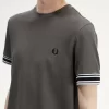 Tricou bărbătesc din piqué cu vârfuri îndrăznețe Tricou bărbătesc din piqué cu vârfuri îndrăznețe