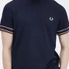 Tricou bărbătesc din piqué cu vârfuri îndrăznețe Tricou bărbătesc din piqué cu vârfuri îndrăznețe