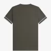 Tricou bărbătesc din piqué cu vârfuri îndrăznețe Tricou bărbătesc din piqué cu vârfuri îndrăznețe