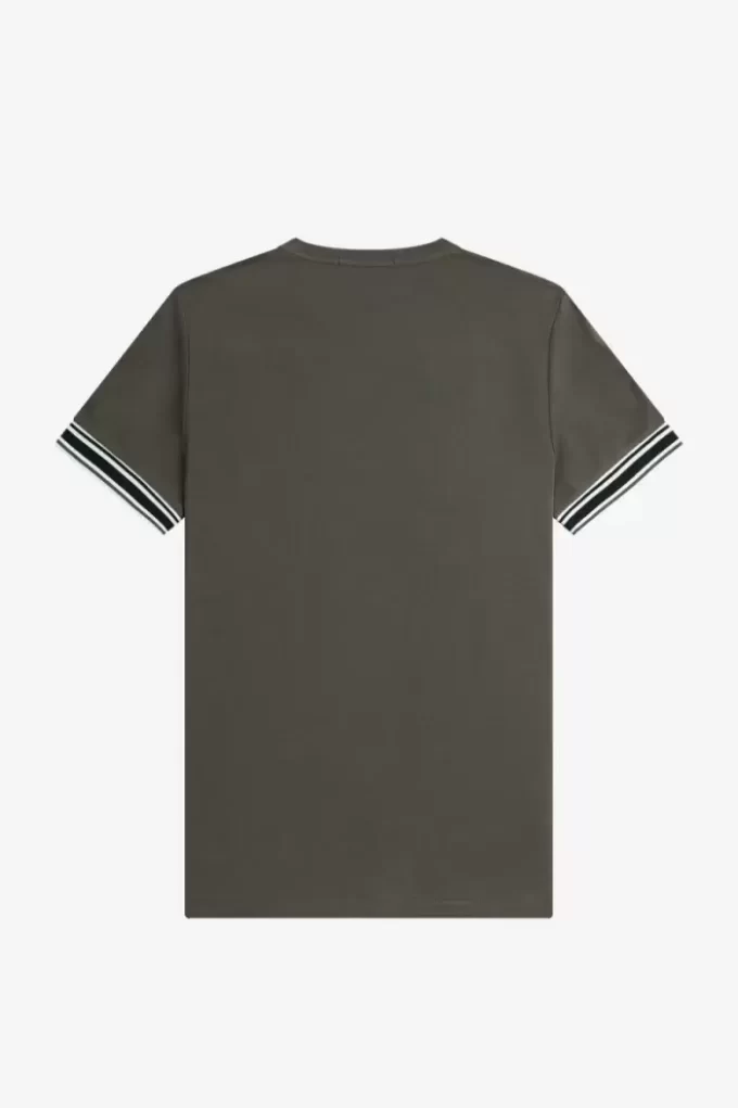 Tricou bărbătesc din piqué cu vârfuri îndrăznețe Tricou bărbătesc din piqué cu vârfuri îndrăznețe