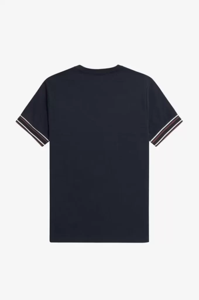 Tricou bărbătesc din piqué cu vârfuri îndrăznețe Tricou bărbătesc din piqué cu vârfuri îndrăznețe