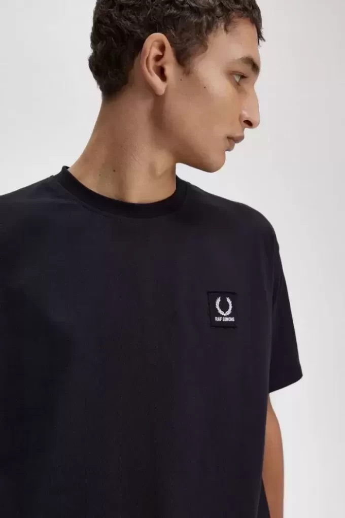 Tricou bărbătesc relaxat cu imprimeu petic Tricou bărbătesc relaxat cu imprimeu petic