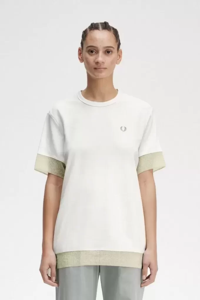 Tricou de damă cu garnitură transparentă din piqué Tricou de damă cu garnitură transparentă din piqué