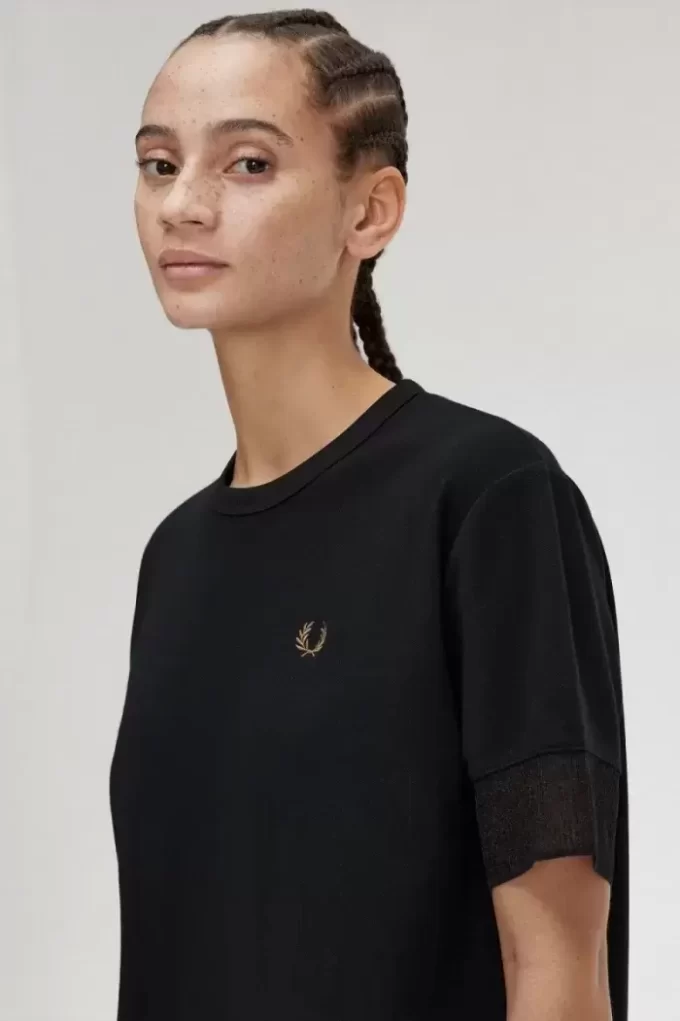 Tricou de damă cu garnitură transparentă din piqué Tricou de damă cu garnitură transparentă din piqué