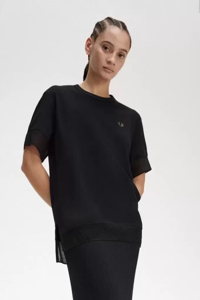 Tricou de damă cu garnitură transparentă din piqué Tricou de damă cu garnitură transparentă din piqué
