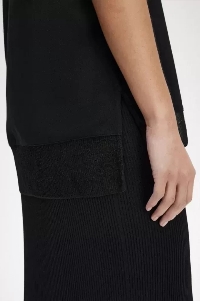 Tricou de damă cu garnitură transparentă din piqué Tricou de damă cu garnitură transparentă din piqué