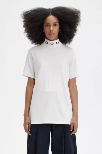 Tricou de damă cu guler înalt și coroană de laur