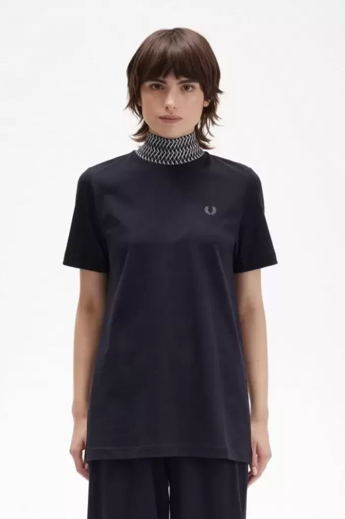 Tricou de damă cu guler înalt și garnitură Jacquard Tricou de damă cu guler înalt și garnitură Jacquard