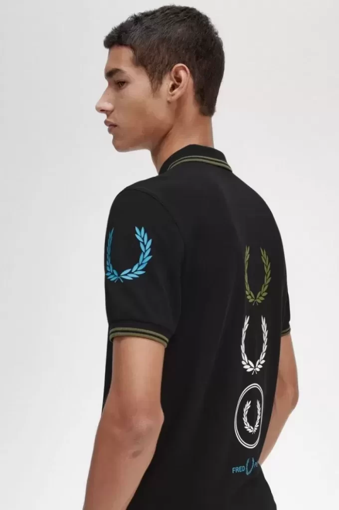 Tricou polo bărbătesc cu logo grafic Tricou polo bărbătesc cu logo grafic