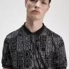 Tricou polo pentru bărbați cu grafică blocată Tricou polo pentru bărbați cu grafică blocată