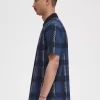 Tricou polo pentru bărbați cu guler fermoar și model tartan Glitch Tricou polo pentru bărbați cu guler fermoar și model tartan Glitch