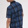Tricou polo pentru bărbați cu guler fermoar și model tartan Glitch Tricou polo pentru bărbați cu guler fermoar și model tartan Glitch