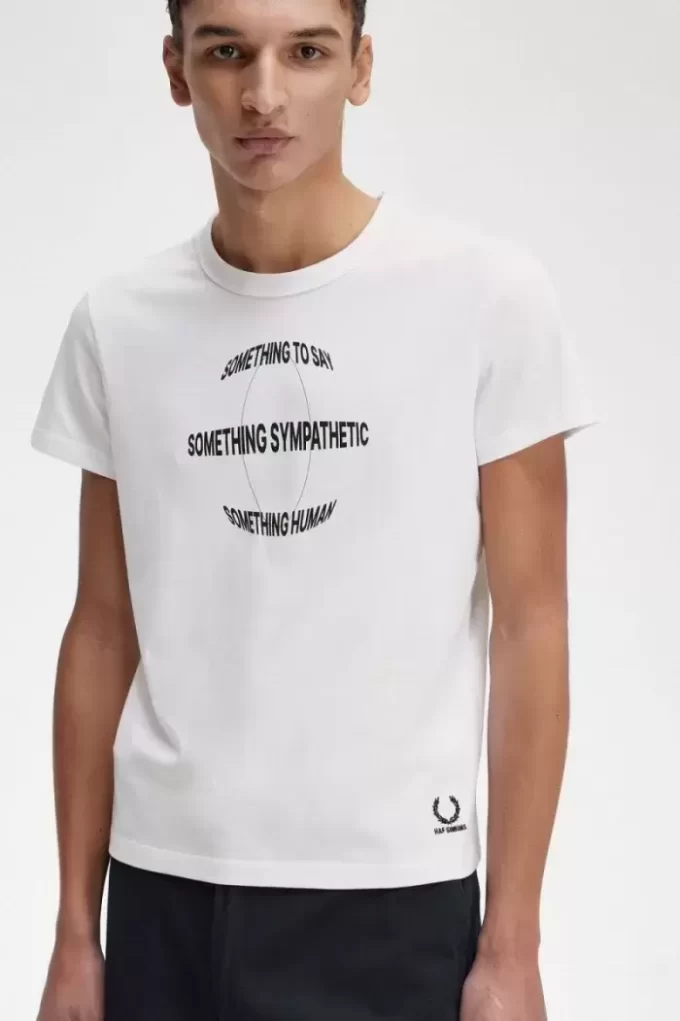 Tricou slim-fit pentru bărbați, cu imprimeu Tricou slim-fit pentru bărbați, cu imprimeu